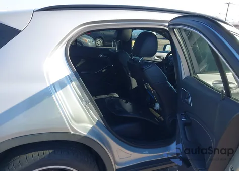 2016 Mercedes-Benz Gla 250 4Matic z USA, uszkodzony, nr VIN WDCTG4GB2GJ253228